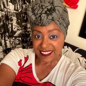 Meet your Posher, Esperanza